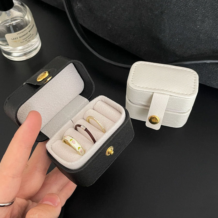 jewelry storage for earrings
