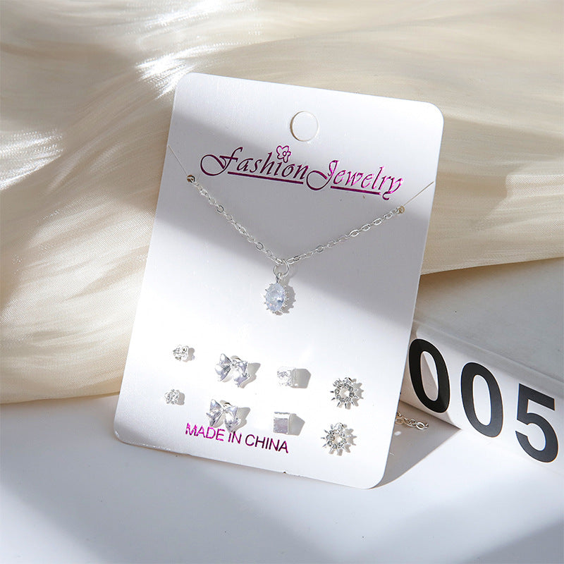 Holiday themed minimalistic earrings