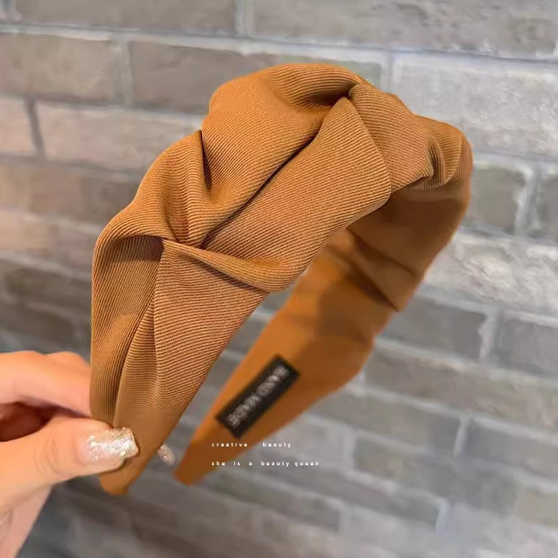 Stylish wrinkled wide hairband caramel