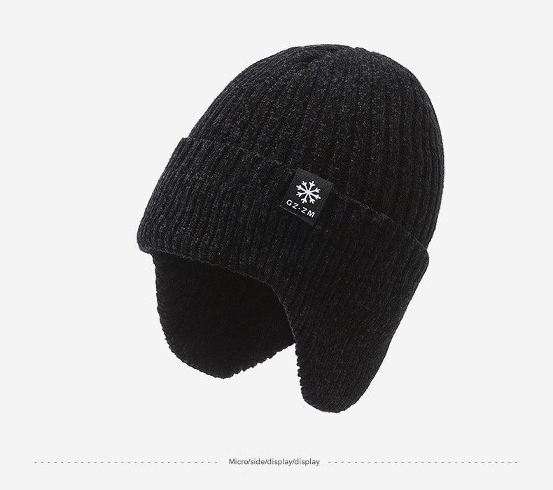 Men's winter knit hat in black color