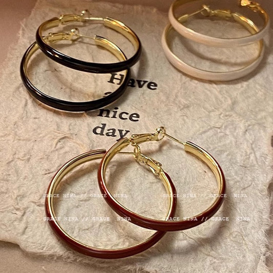 Lightweight oversized earrings