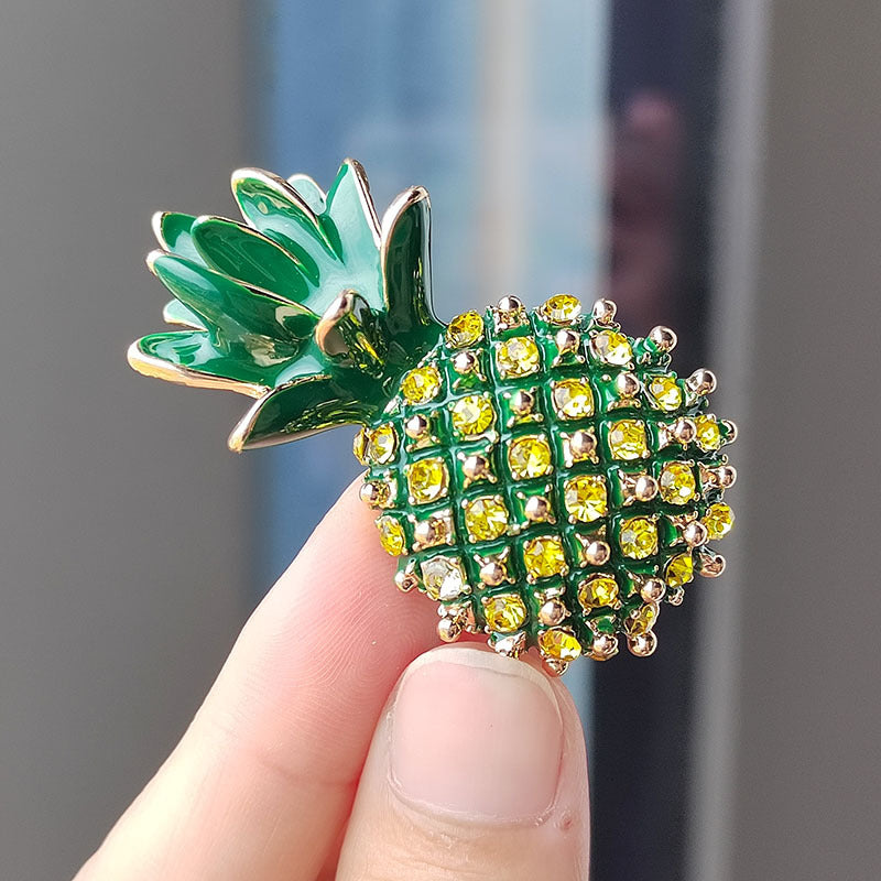 Pineapple brooch stylish outfit