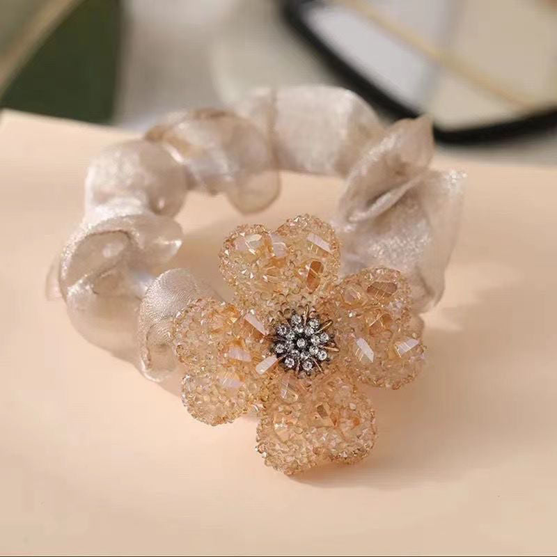 Elegant hair accessory for women - classic design