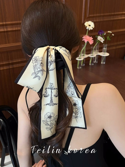Stylish hair accessory for women in black