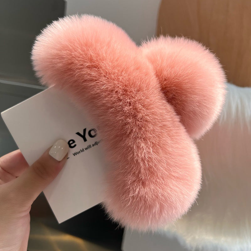 Elegant fur hair accessory for women