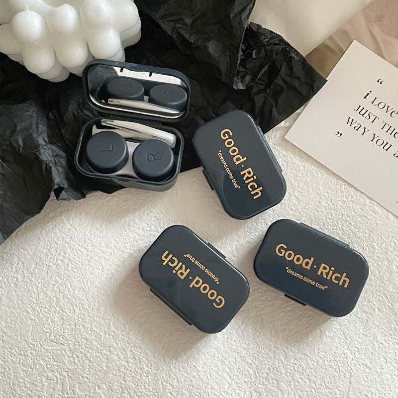 Cute heart-patterned contact lens holder