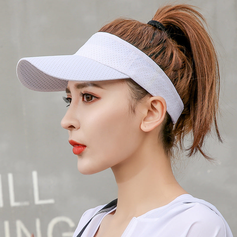 Men's lightweight baseball cap in white