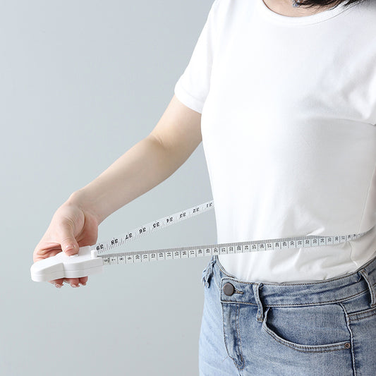 Flexible body measuring tape in use