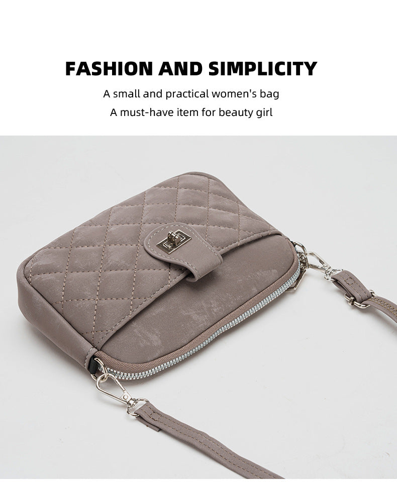 Close-up of bag details image 9