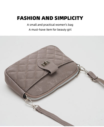 Close-up of bag details image 9