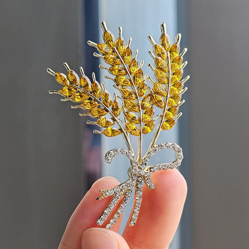 Fashionable Brooch for All Occasions Image 7