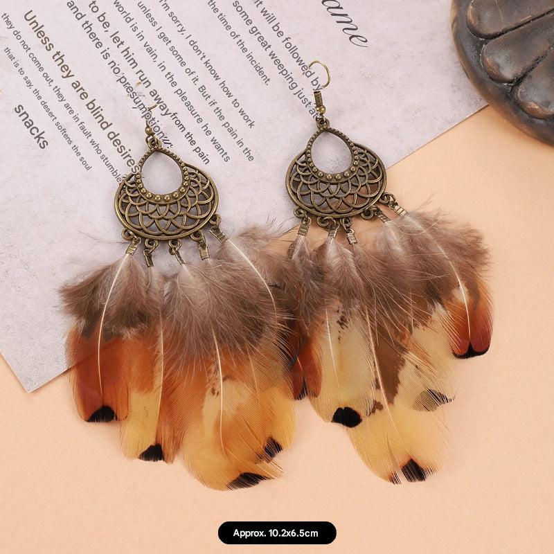 Artistic Feather Earrings Design - Image 4