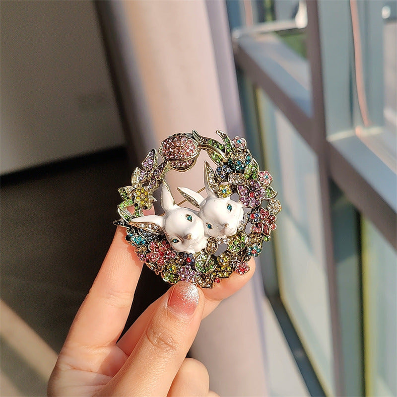 Animal-Themed Brooch Side Angle