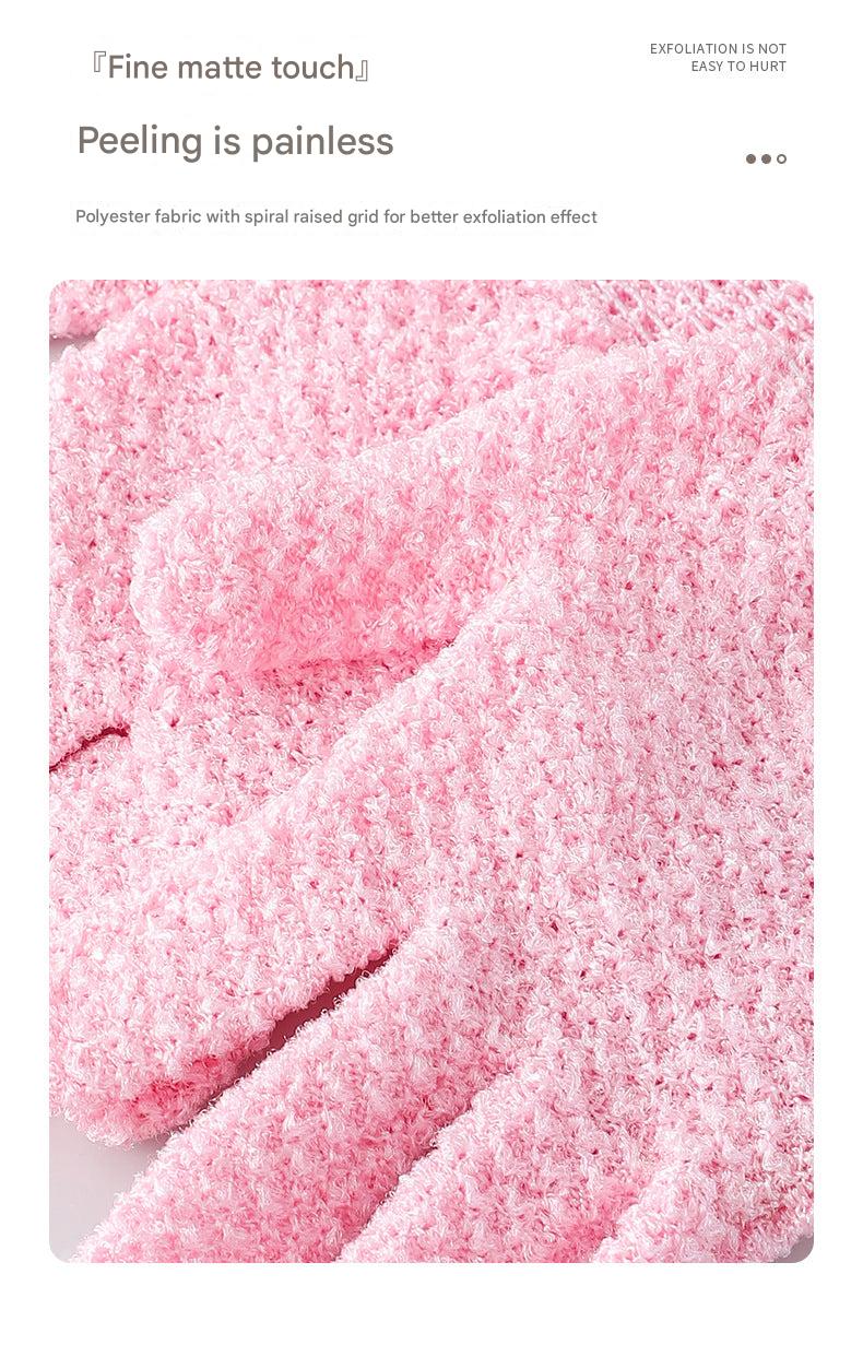Exfoliating bath gloves in pink color