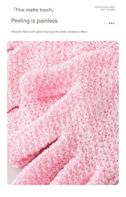Exfoliating bath gloves in pink color