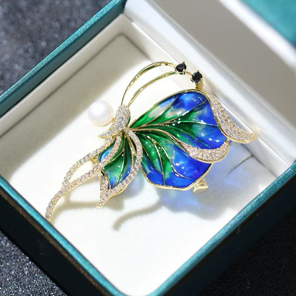 Elegant Butterfly Brooch Image 8 - Quality Alloy