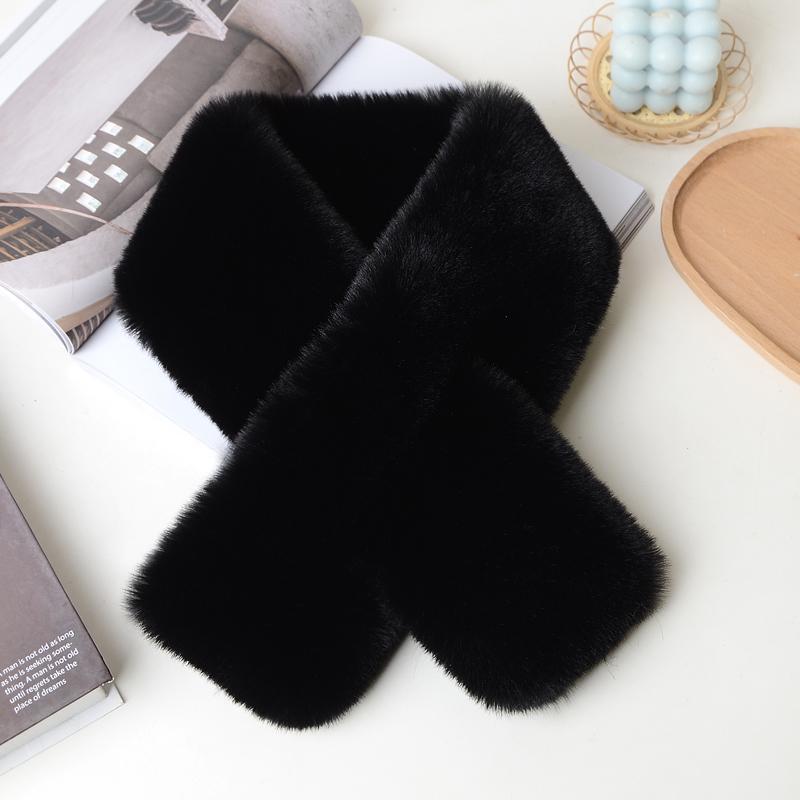 Double-sided plush scarf in various colors