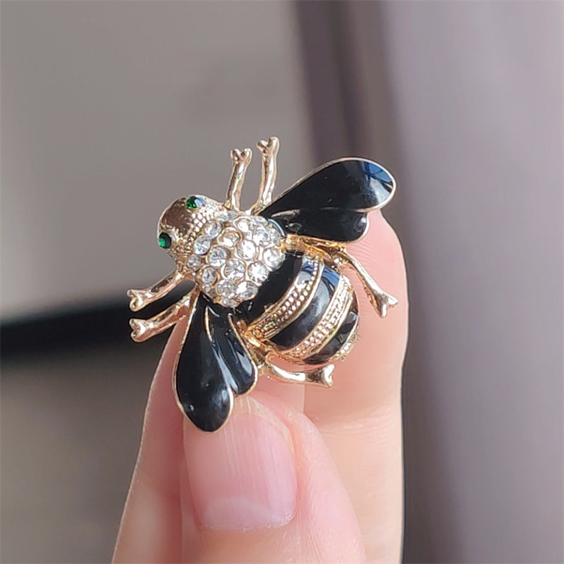 Bee Brooch Stylish Accessory Image 5