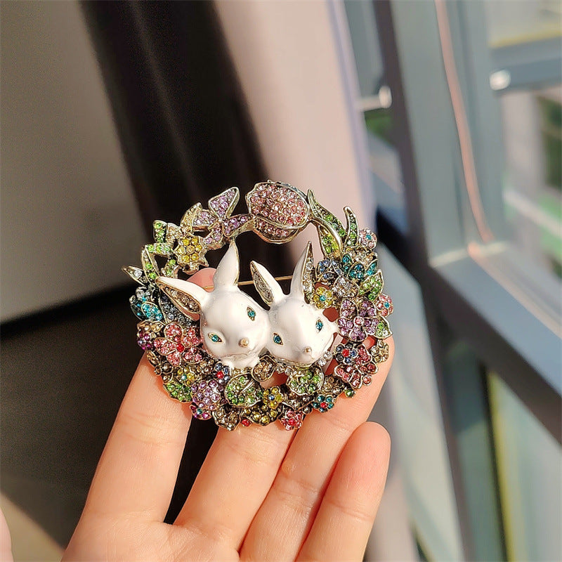 Vintage Retro Bunny Brooch Front View
