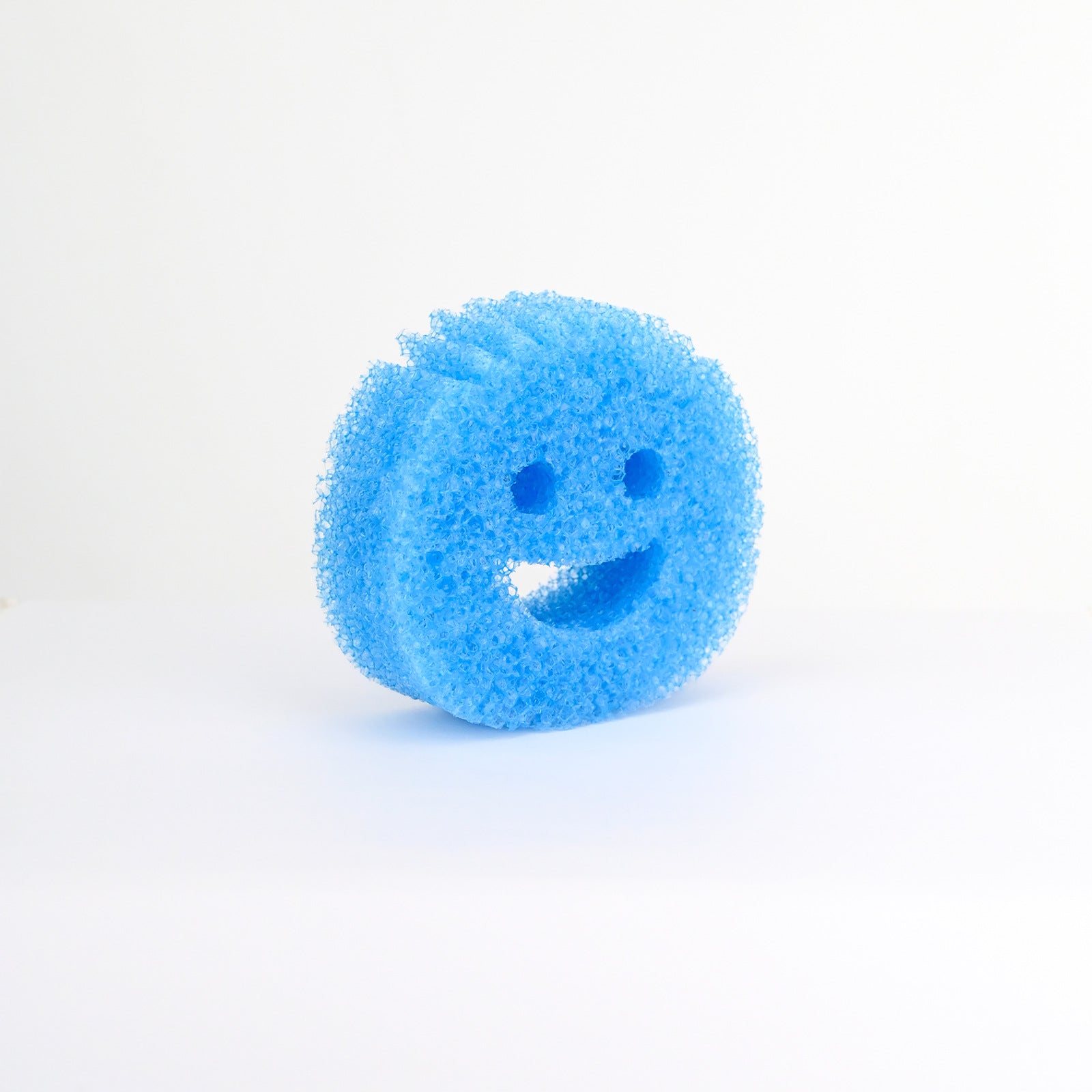 Durable smiling cleaning sponge