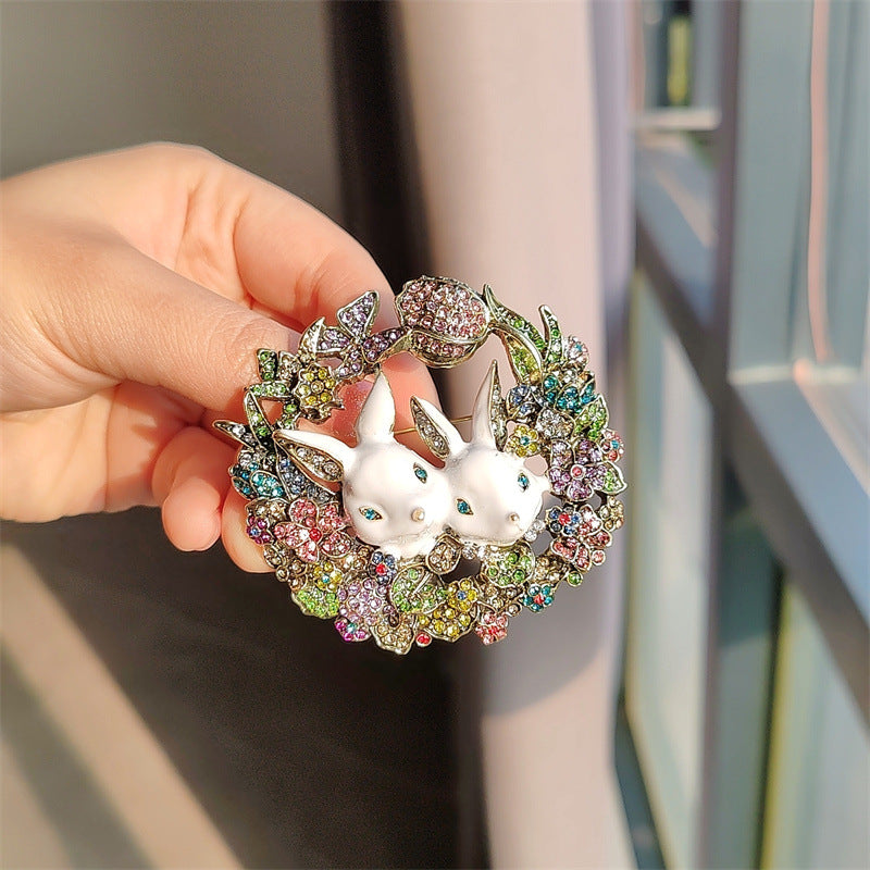 Vintage Retro Bunny Brooch Front View