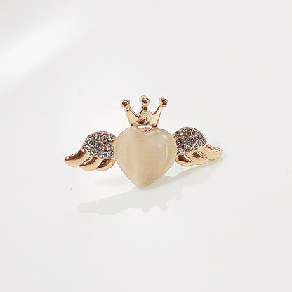 Durable brooch for everyday fashion accessories