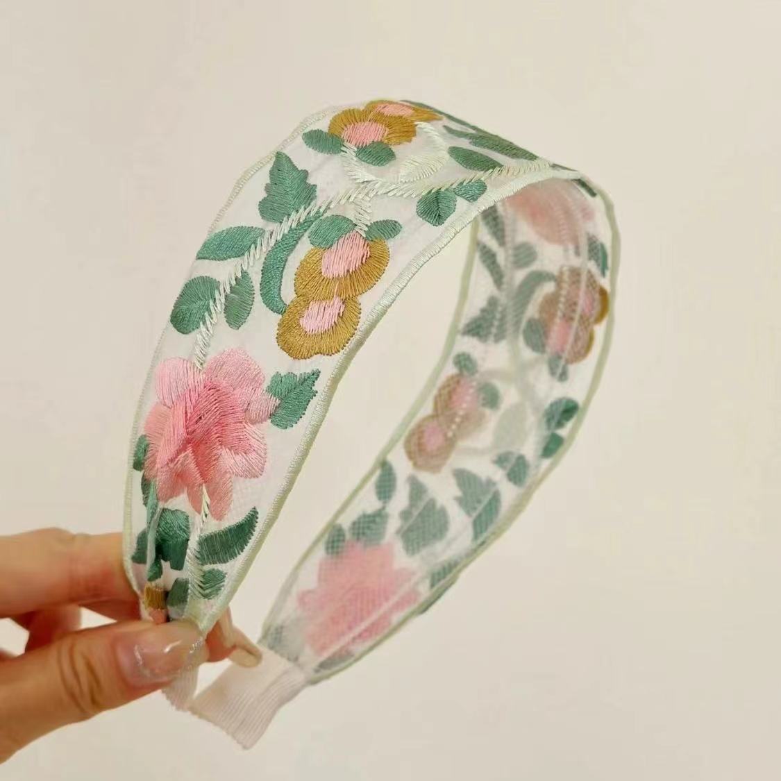 craftsmanship of the embroidered headband