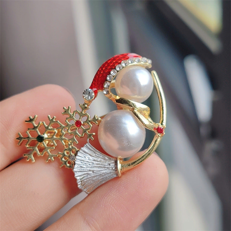 Charming Snowman Brooch for Holiday Fashion