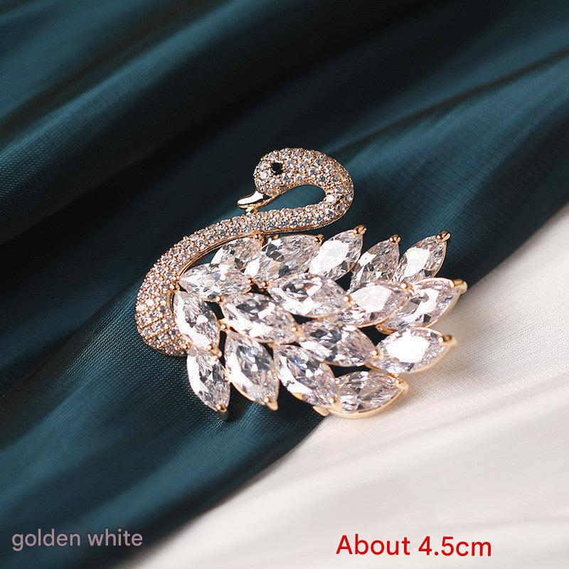 Elegant Packaging of Brooch Image 9